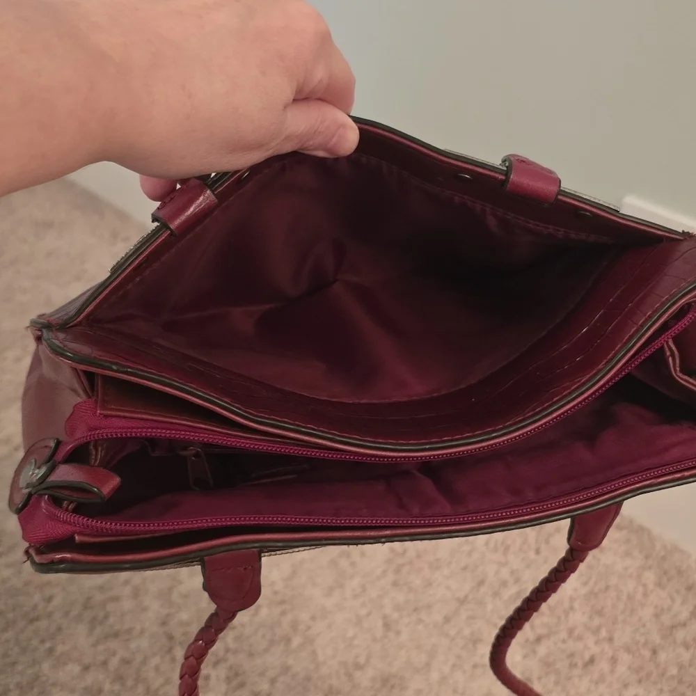 Bueno Red Western Style Handbag, Multiple Compartments (1206) - Picture 5 of 11